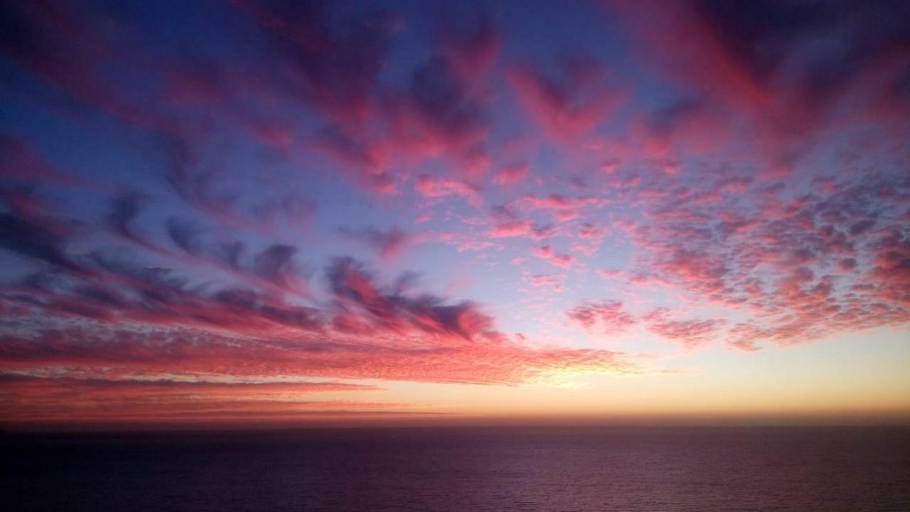 코스타카르마 Penthouse Sunrise Blue Ocean View 아파트 외부 사진
